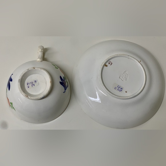 19th Century Antique Gaudy Welsh Butterfly Pattern Hand Painted Cup & Saucer Set - Picture 12 of 15